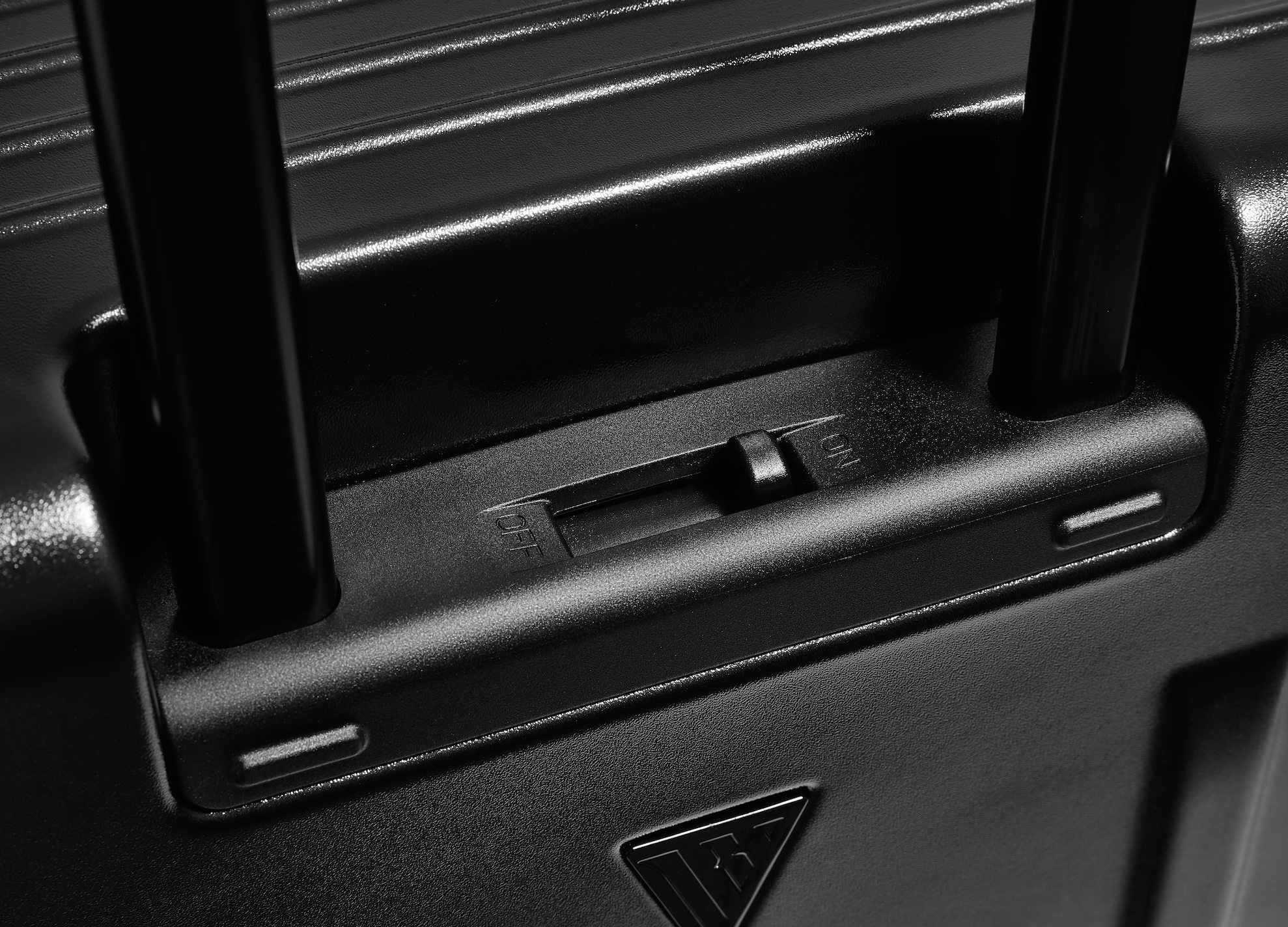 28" AirTrunk Pro - 120L